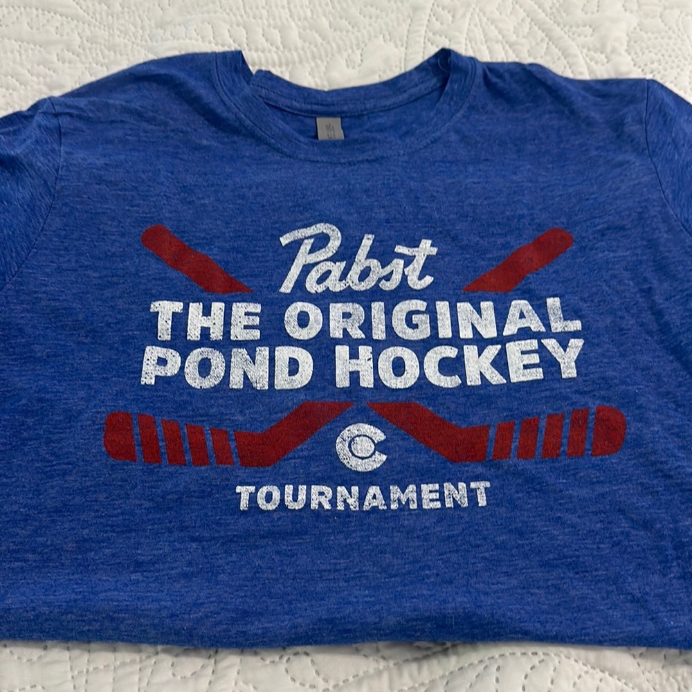 NWOT Pabst hockey women’s T shirt